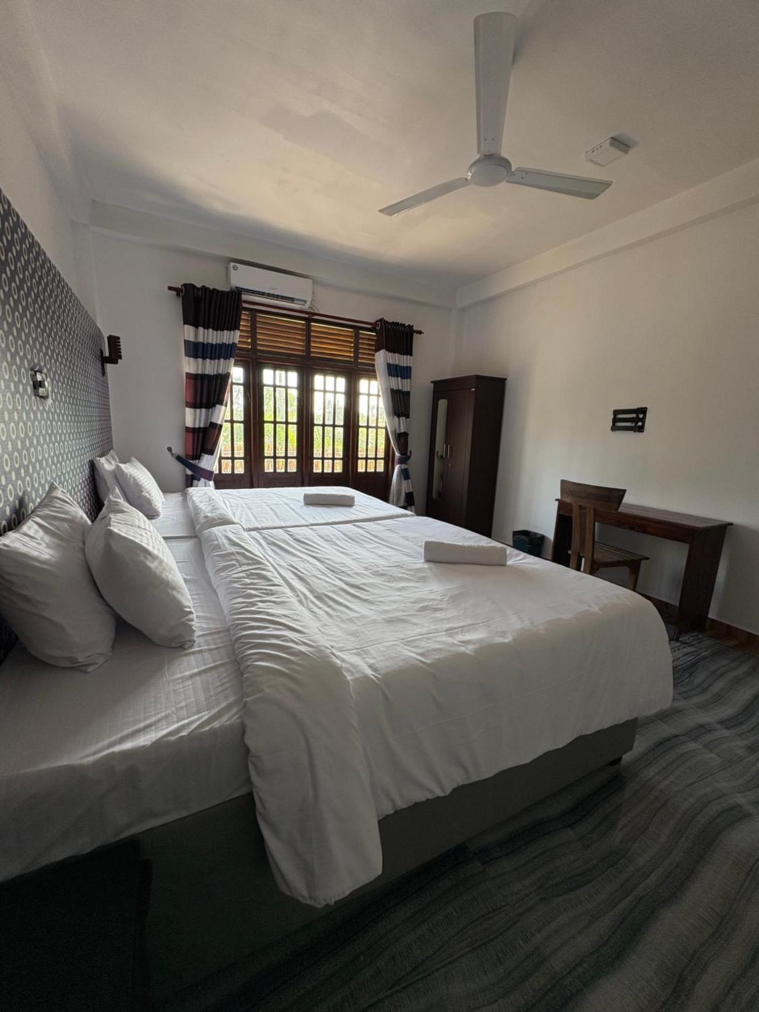 Wake N Flow, Weligama Eksteriør bilde