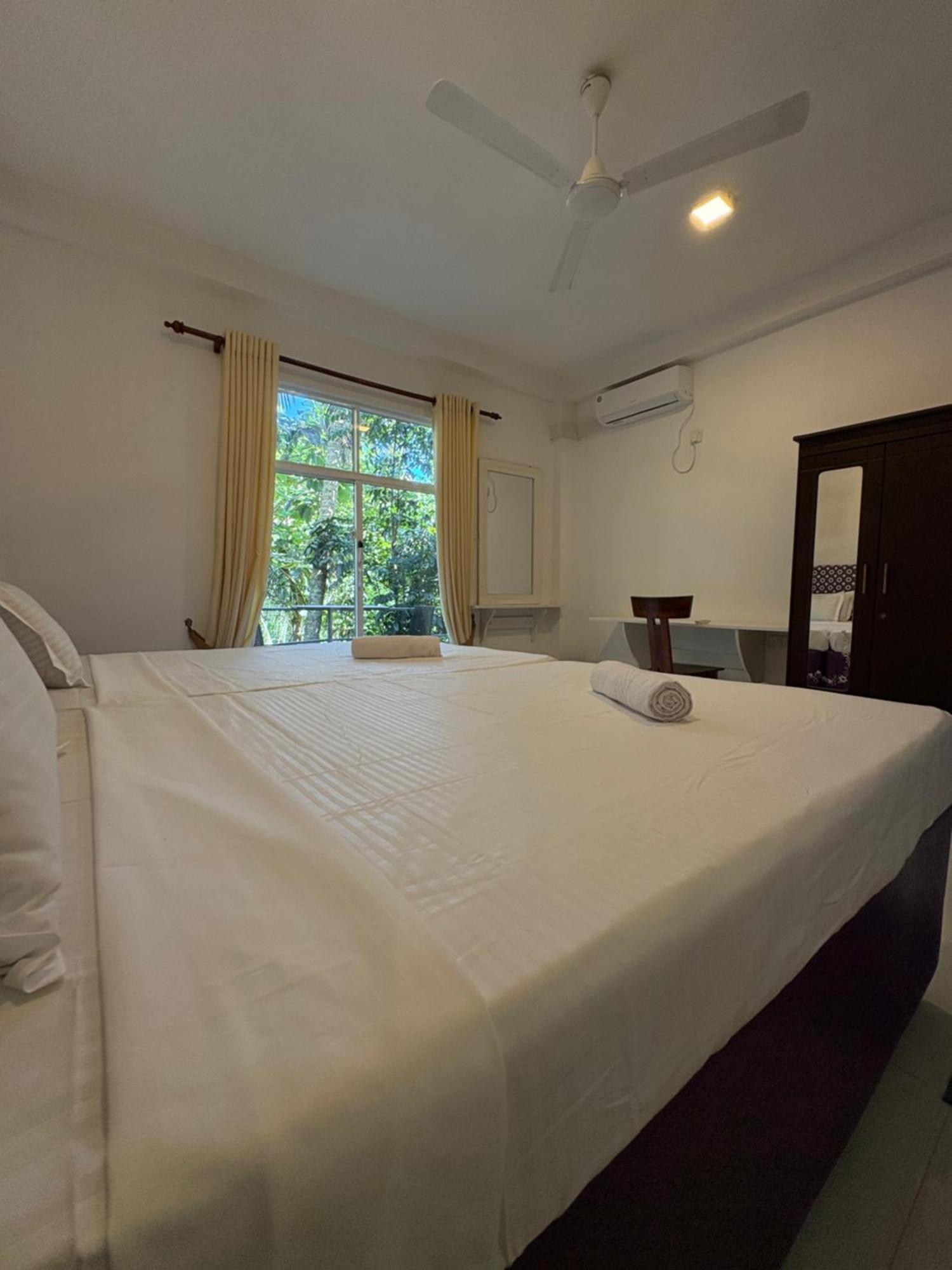 Wake N Flow, Weligama Eksteriør bilde